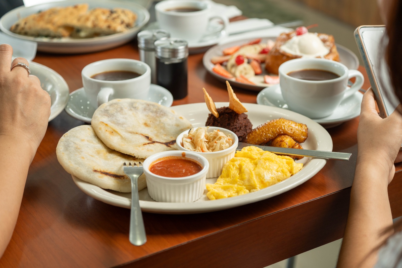 DESAYUNO SALVADOREÑO